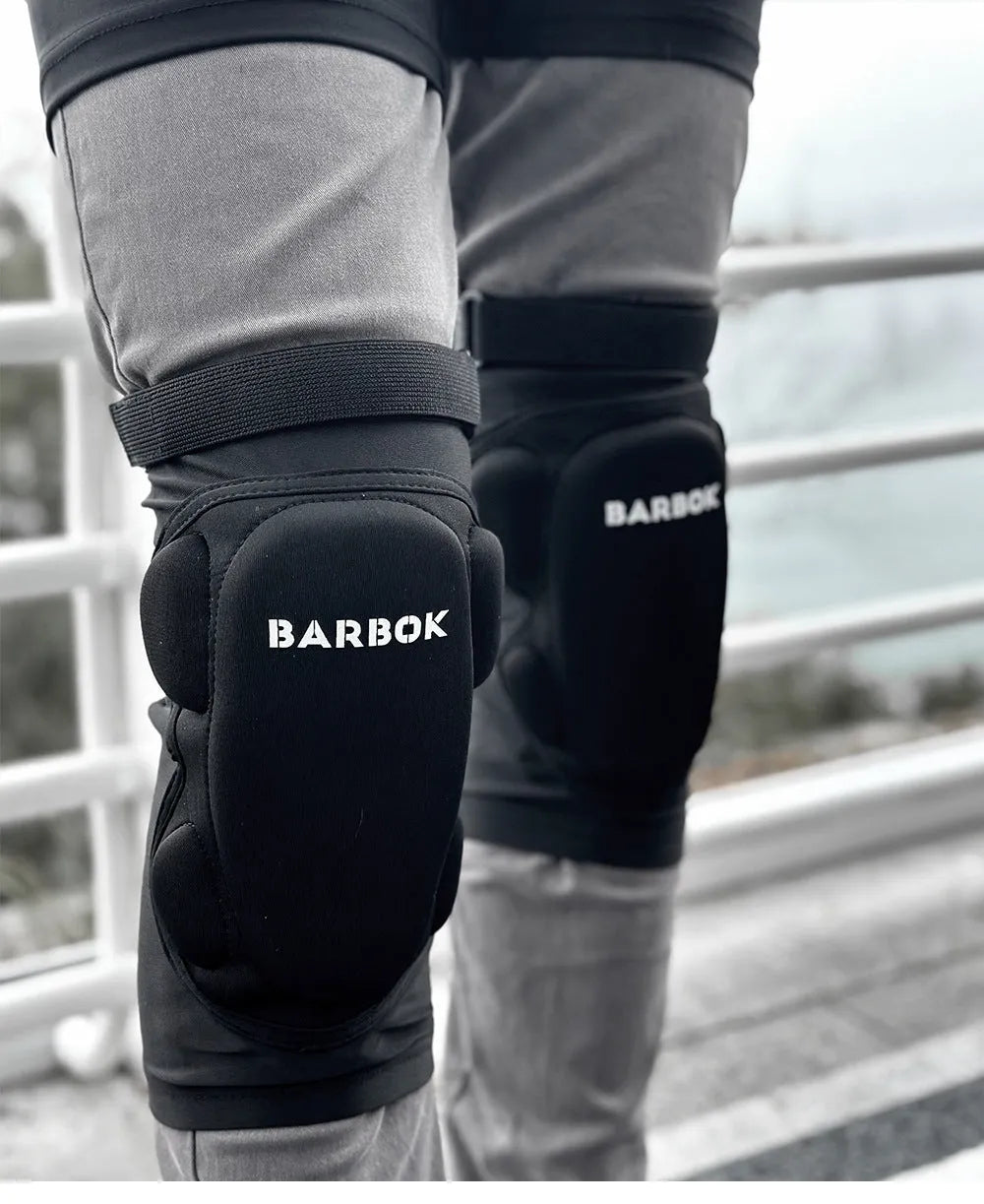 Black adult hip protection pants with NBR foam padding for roller skating and skateboarding