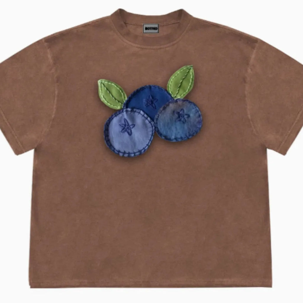 Blueberry patchwork pattern short sleeve T-shirt with loose fit and round neck
