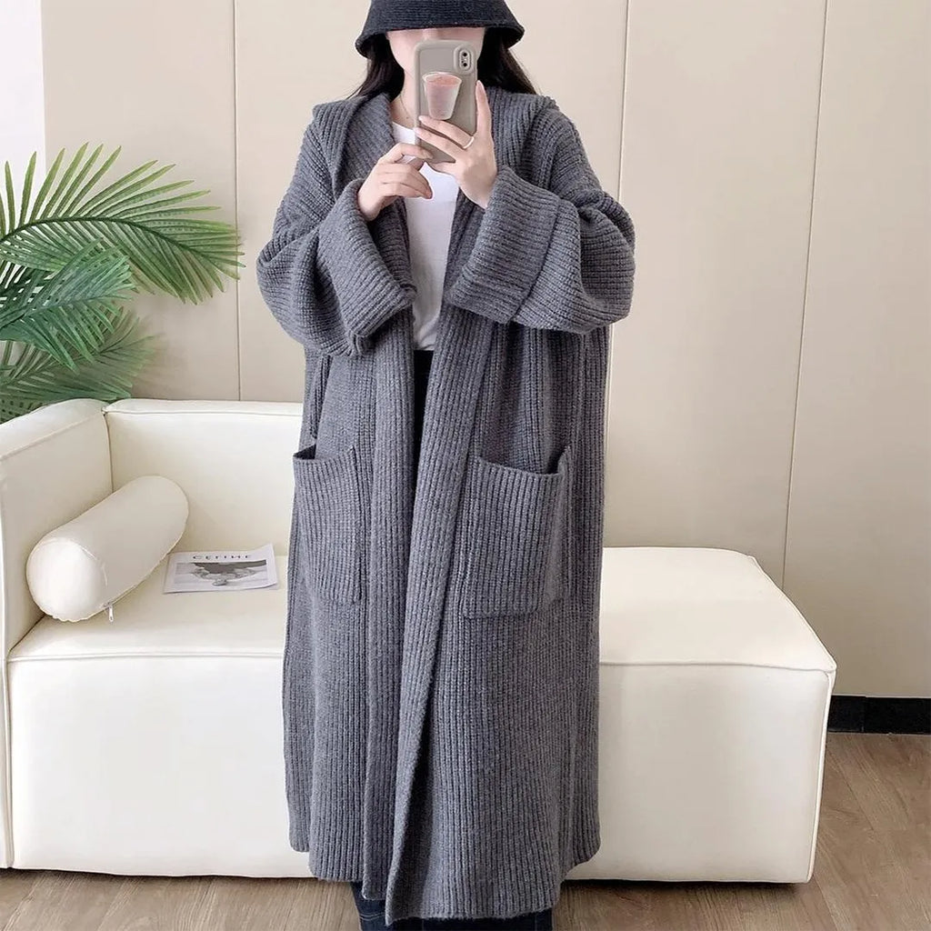 Women's loose hooded cardigan coat in acrylic fabric with 80cm length and raglan sleeves