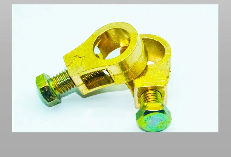 Pure copper car battery terminal clamp with patented clip design.