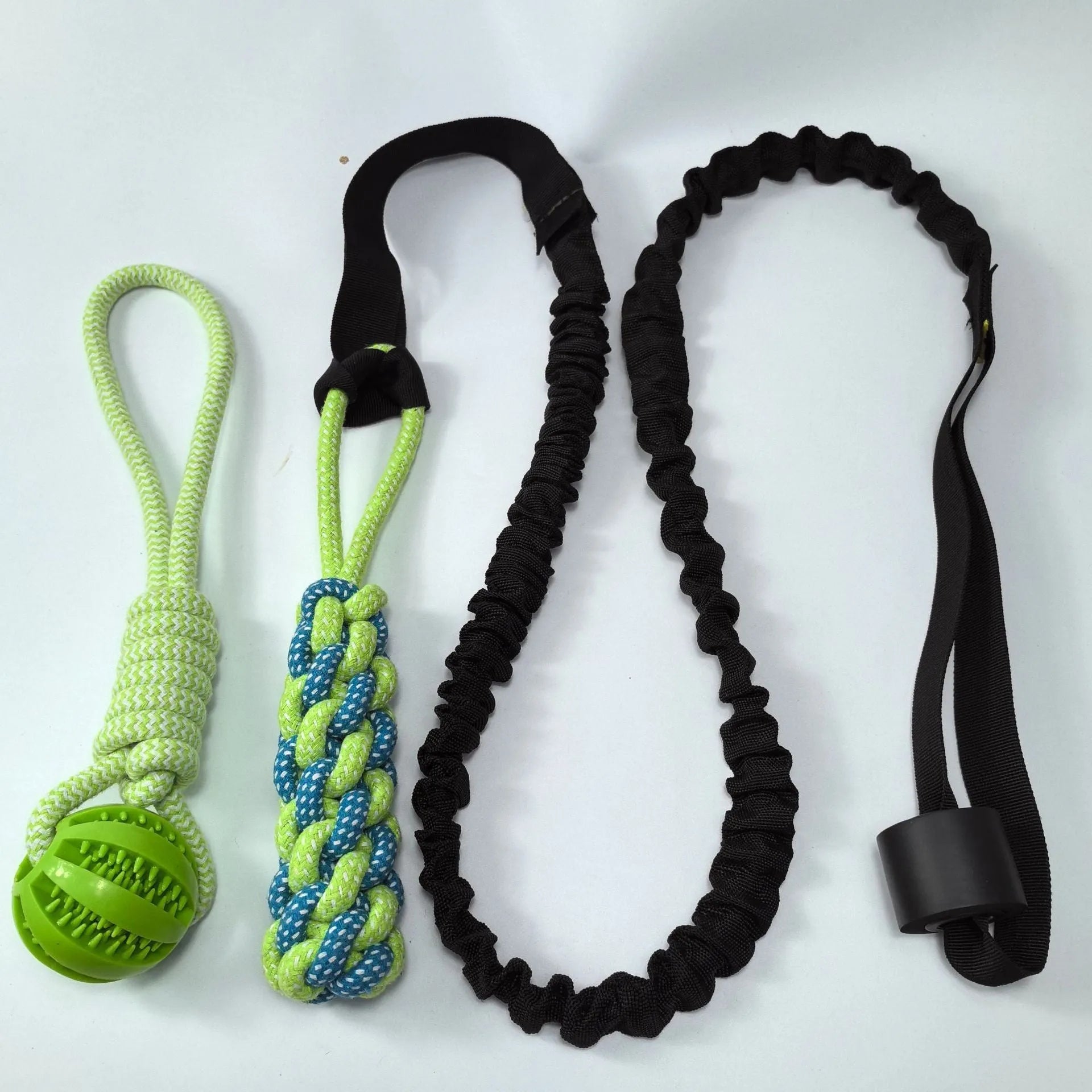 Green corncob handle dog tug rope toy made of cotton thread for bite and pull play
