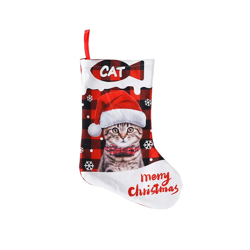 Green and black plaid cat printed cloth Christmas decoration measuring 26x36cm.