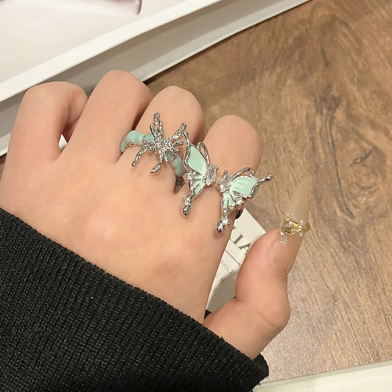 Women's adjustable copper ring with creative Chinese butterfly design and split ring mechanism