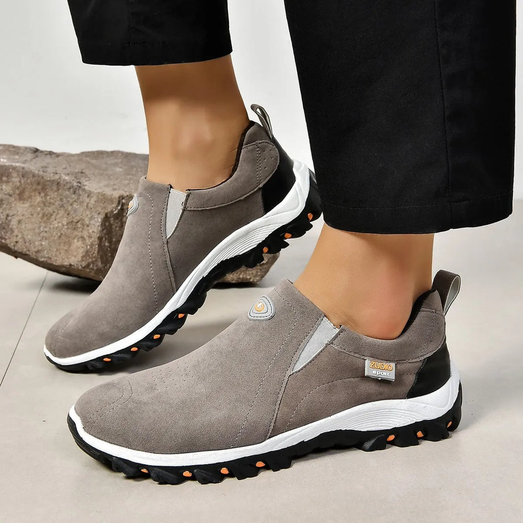 Men's round head thin shoes in light brown with a shallow mouth and rubber sole