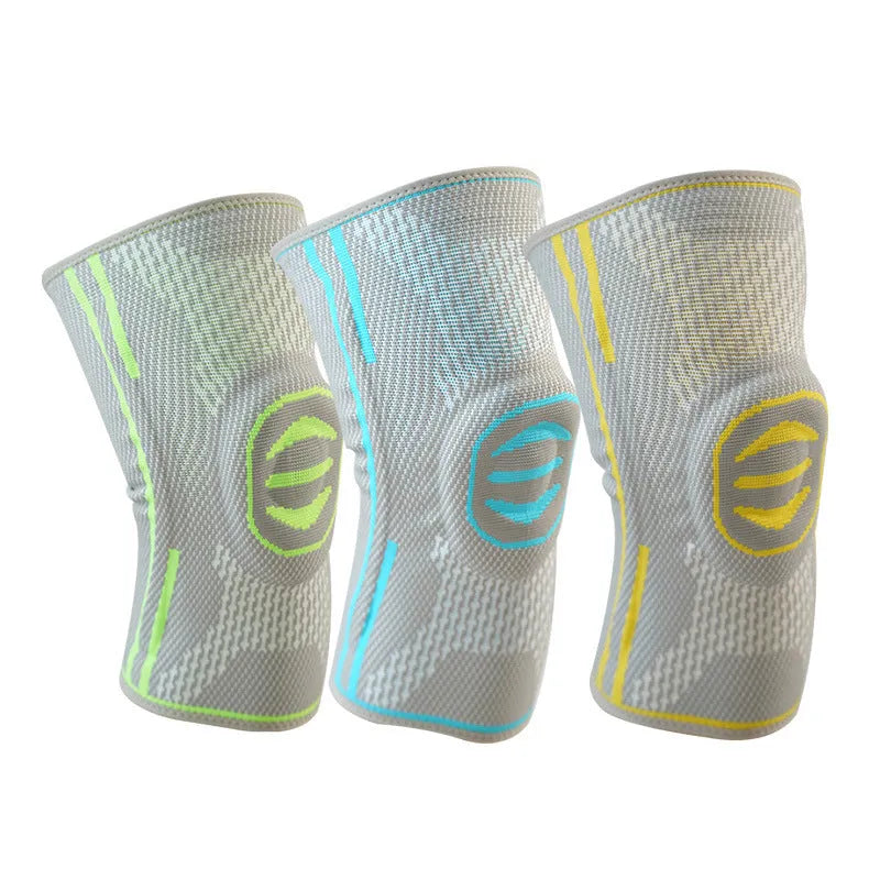 Mountaineering knee pads in green, blue and yellow colours with cotton construction