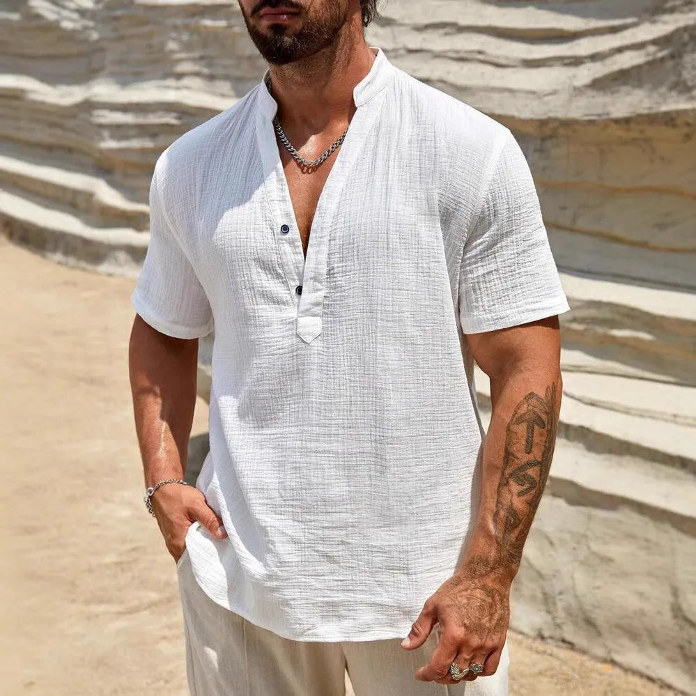 Men's solid colour short sleeve shirt with stand collar in thin chemical fibre blend fabric