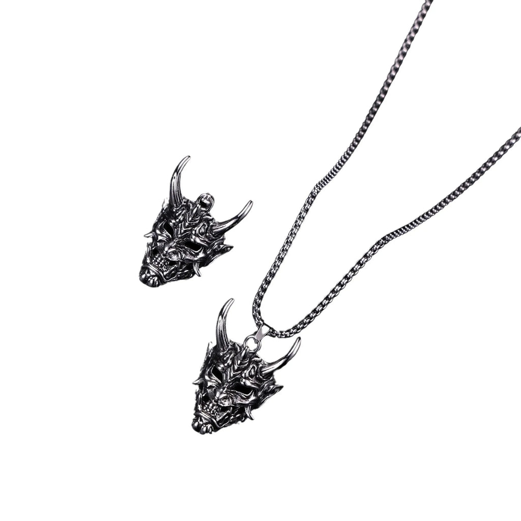 Silver men's vintage necklace with a detailed 40mm zinc alloy pendant on a chain.
