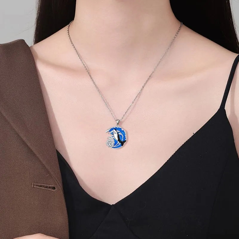 Women's shark pendant necklace with copper material and cross chain, adjustable 41-50 cm length