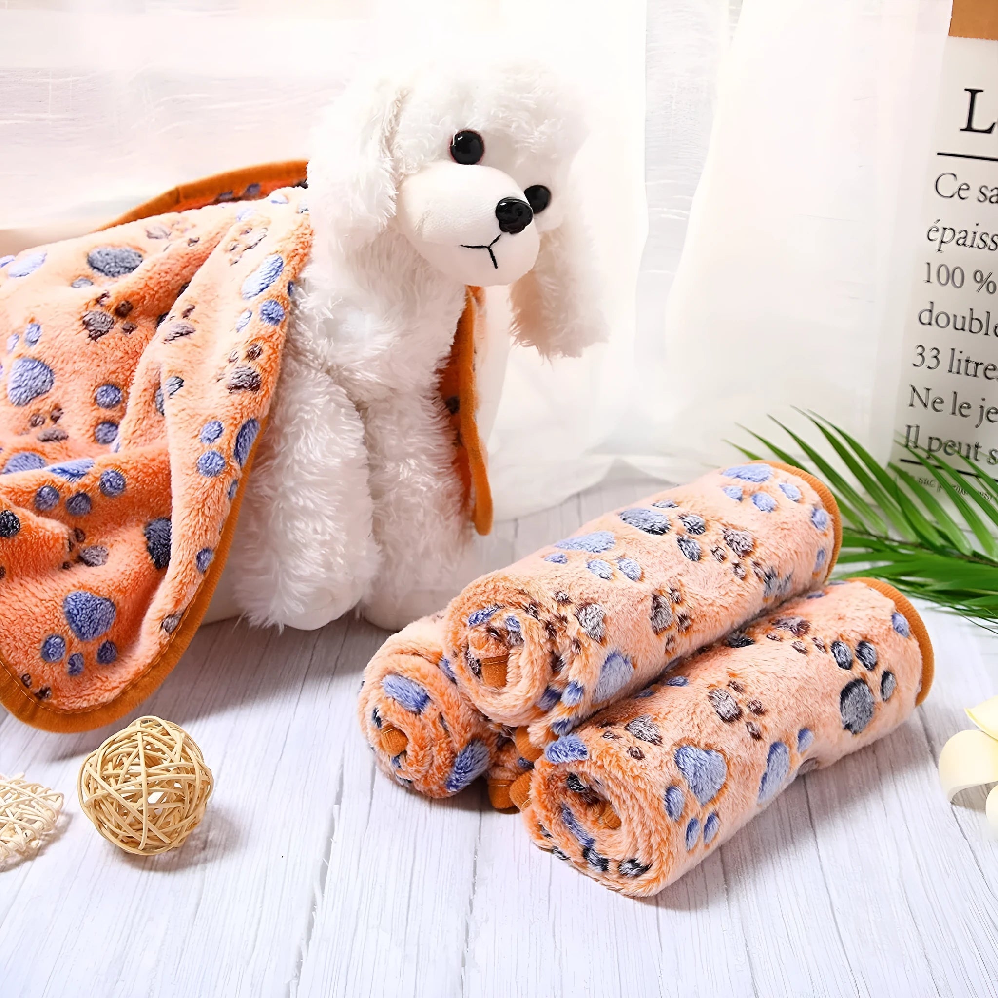 Coral fleece pet blanket with dog's paw pattern in multiple colours and sizes for dogs