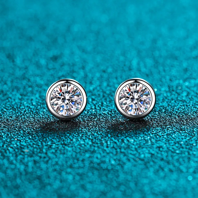 Pair of 925 sterling silver Pt950 gold plated women's earrings with moissanite or zircon stones and geometric design.