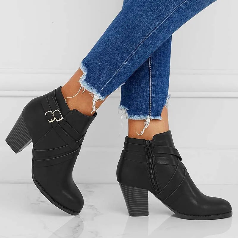 Plus size short boots with 7cm heel and side zipper in solid color