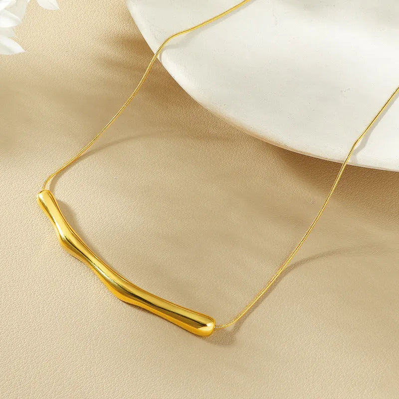 Women's titanium steel necklace with irregular pleated texture in gold or steel colour finish