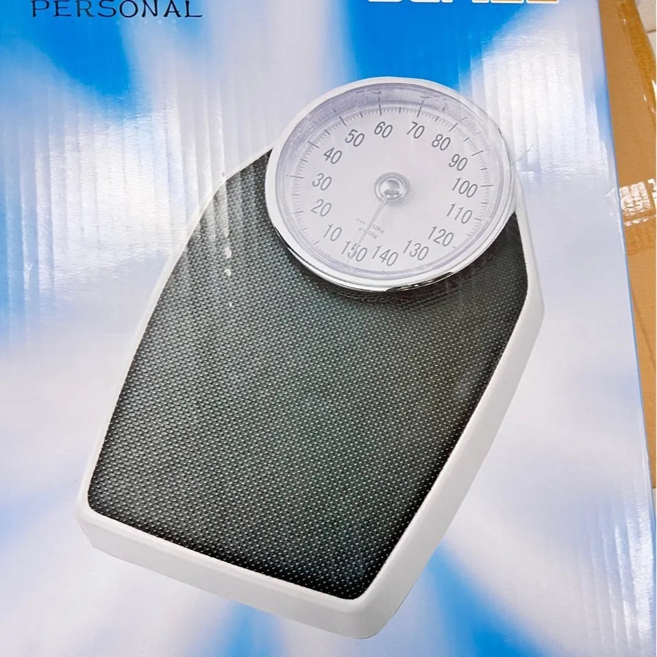 Black mechanical body weight scale with large dial display on 47x35 cm platform