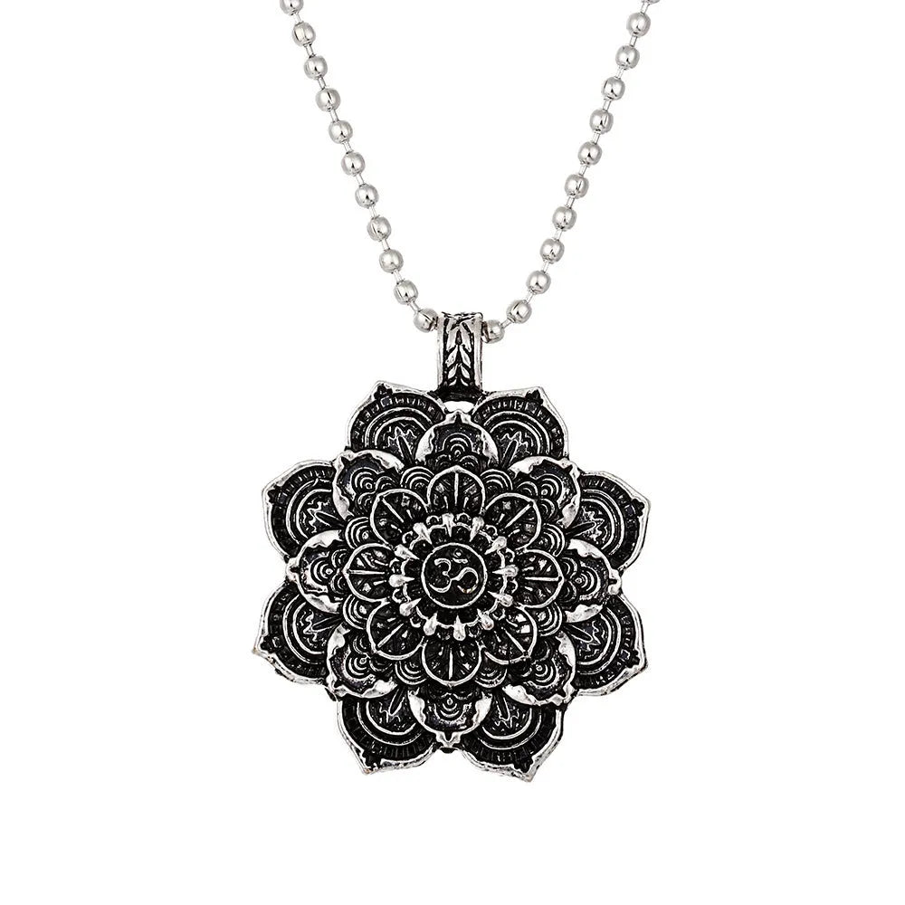 Alloy mandala amulet necklace with two styles, 4.2cm by 3.6cm pendant on 60cm silver chain