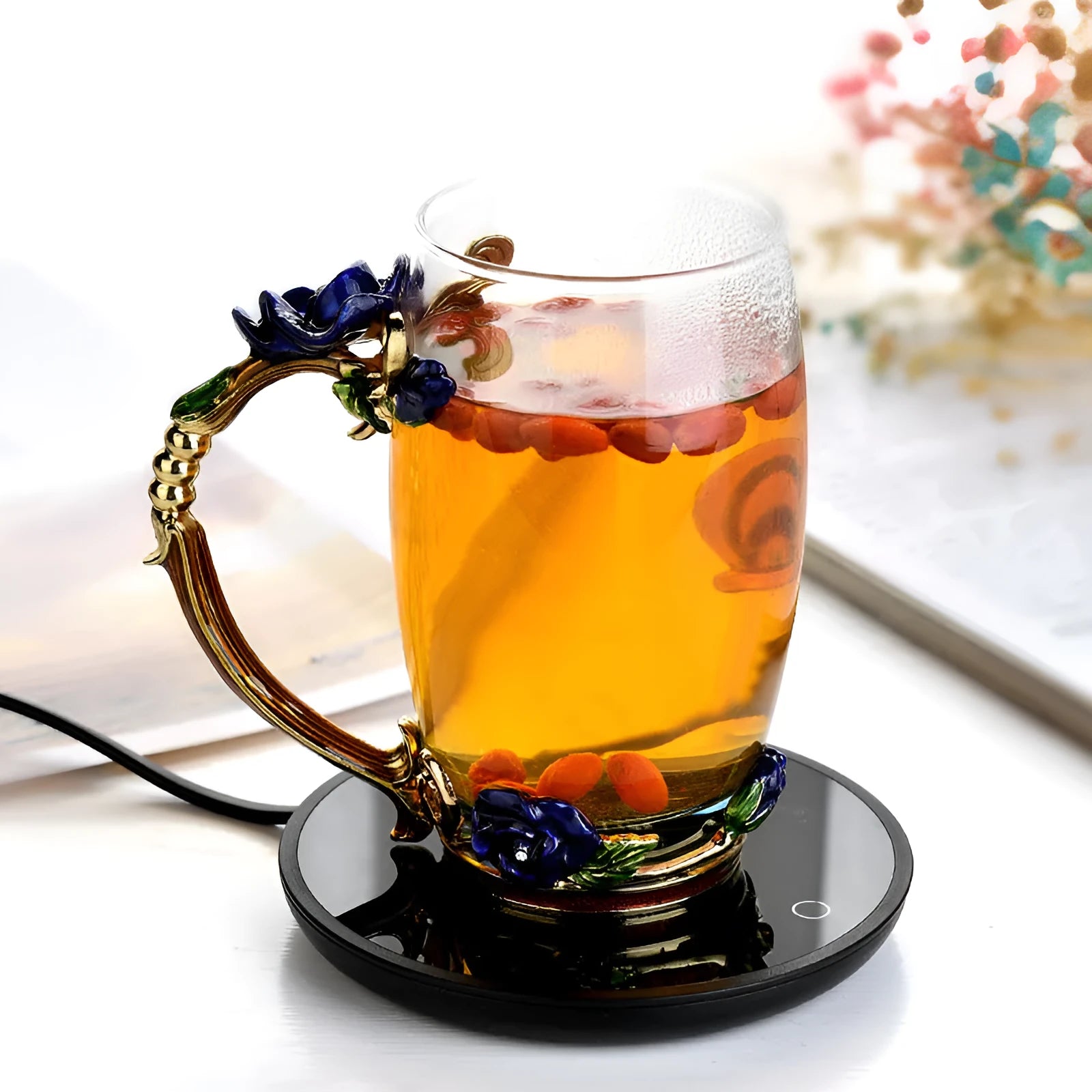 Black coffee mug warmer with dual temperature buttons and 12cm tempered glass heating surface