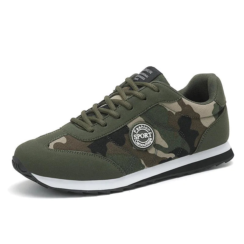 Camouflage pattern sports running shoes with suede upper and low-top design on foam sole