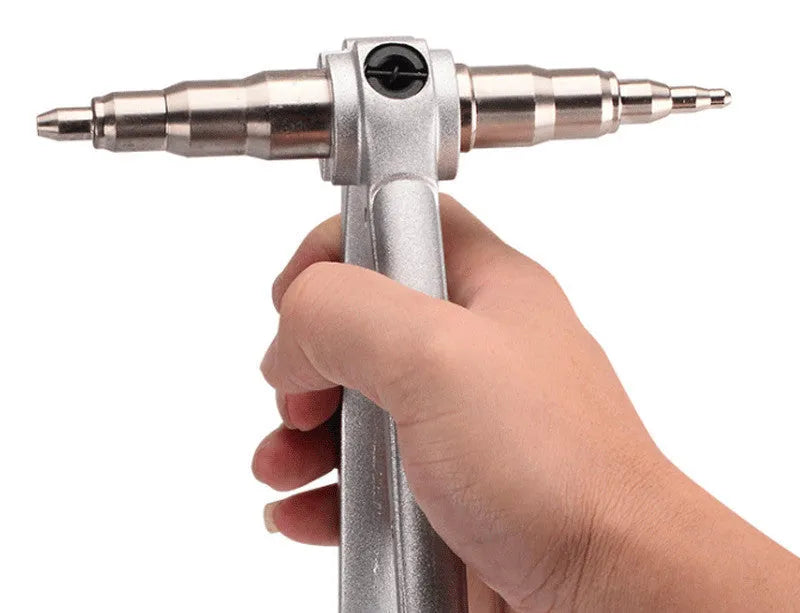 Manual tube expander tool for refrigeration copper pipes with alloy steel construction