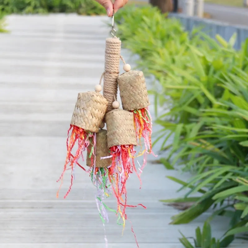 Wood and sisal shredded paper bird toy measuring 15 by 35 cm for parrot foraging enrichment
