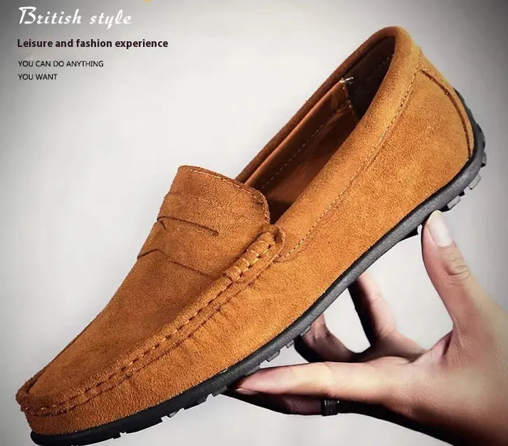Men's Gommino casual shoes in suede leather with round toe and visible sewing lines