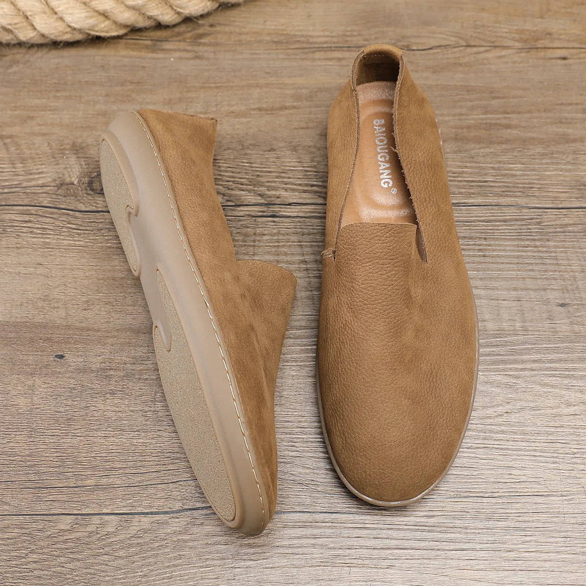 Handmade men's low-top casual shoes in cowhide leather with rubber soles