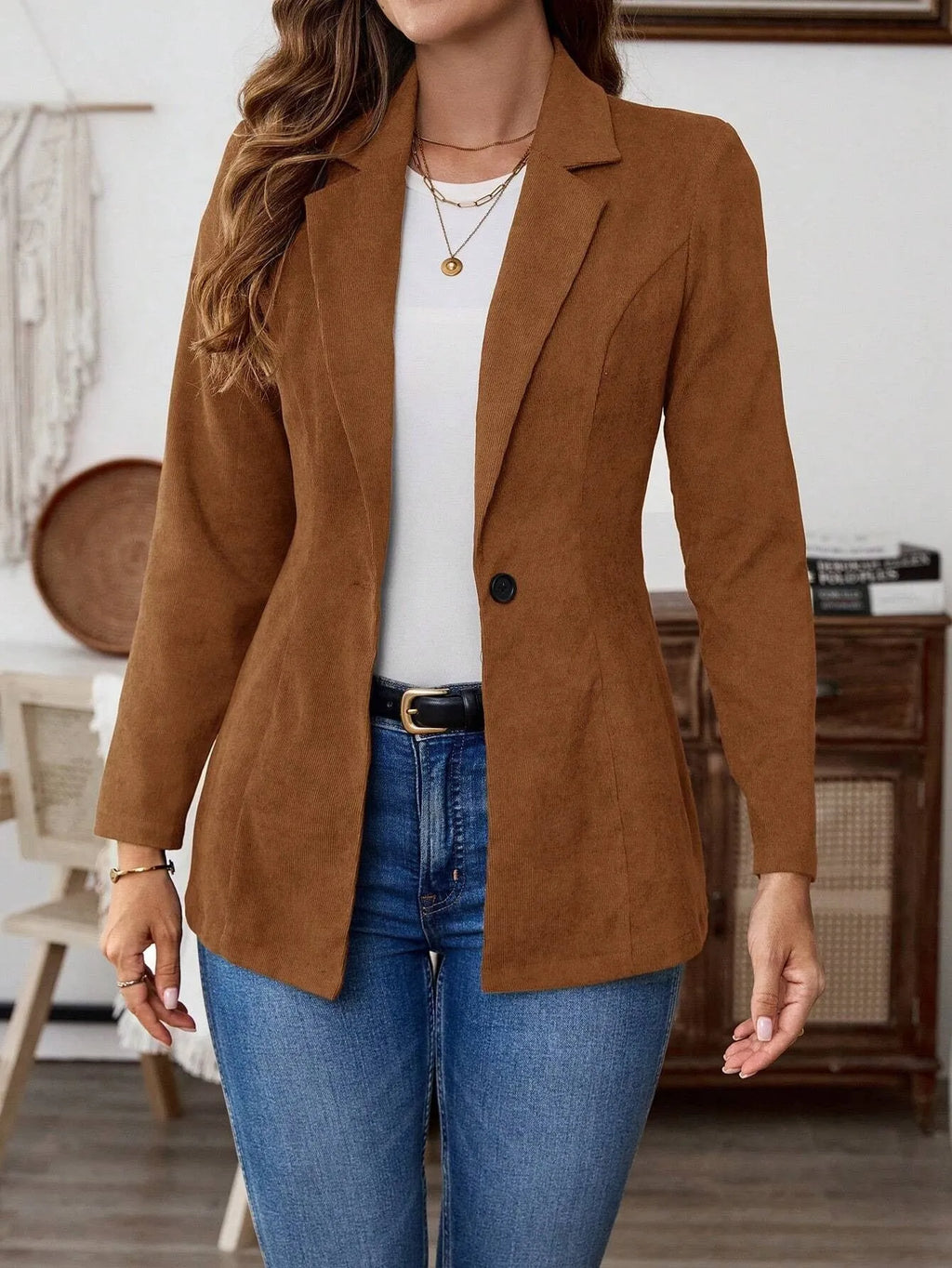 Brown single-breasted leisure coat with lapel collar and long sleeves