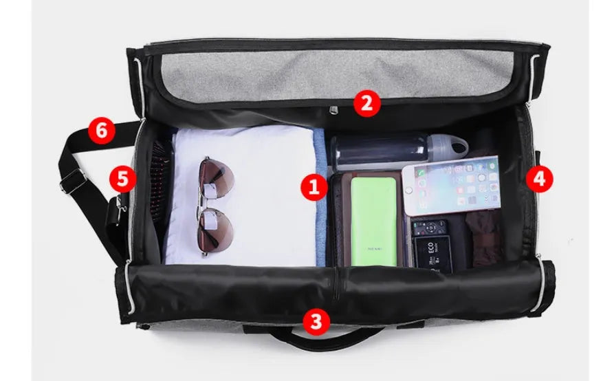 Cylinder-shaped travel bag in Oxford cloth with a zipper opening, shown in one of four colour options.