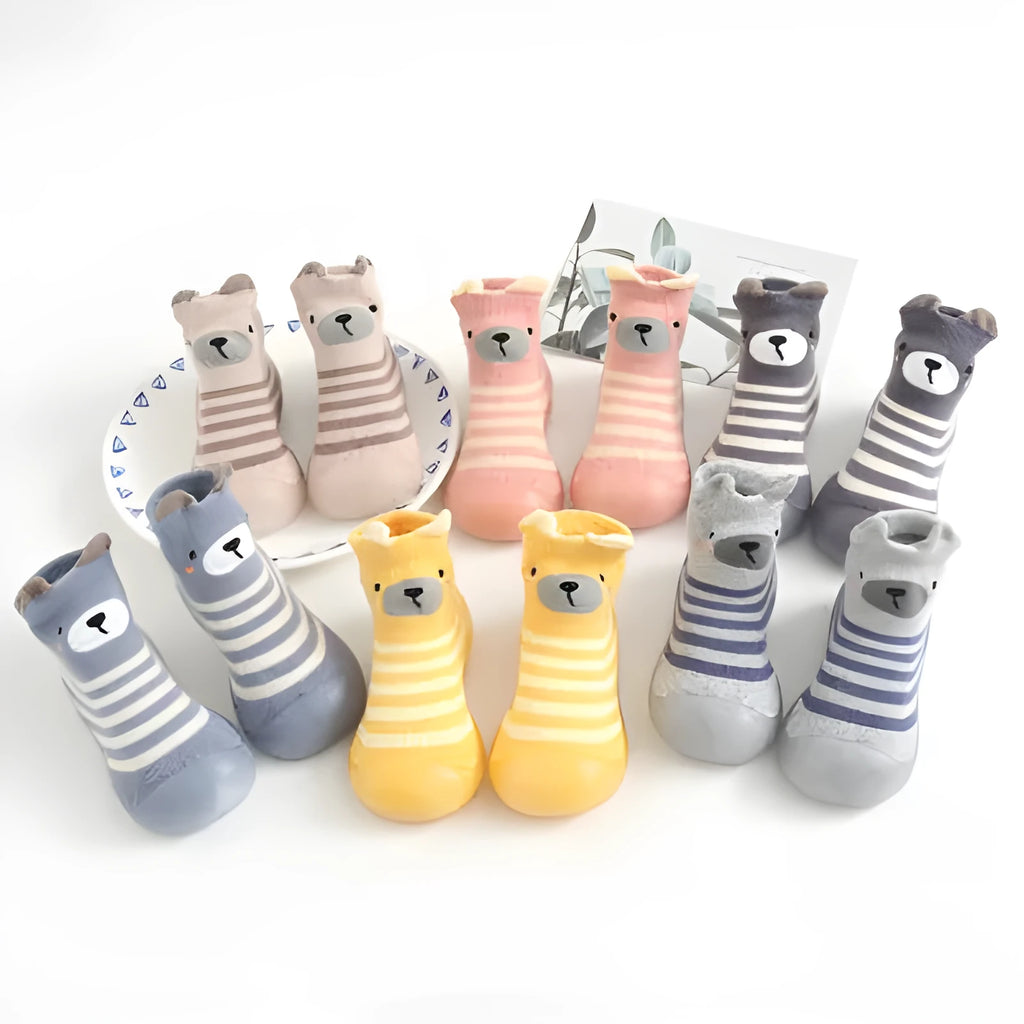 Cartoon embroidery toddler indoor shoes in cotton with non-slip sole for boys and girls