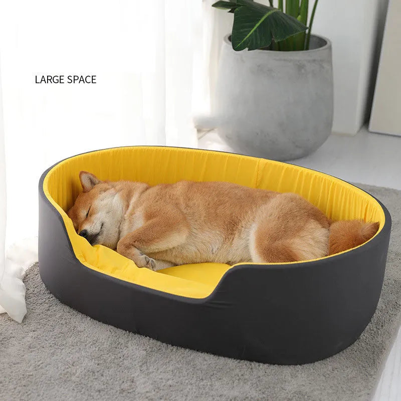 Washable cloth pet kennel for cats and small dogs in black or green colour