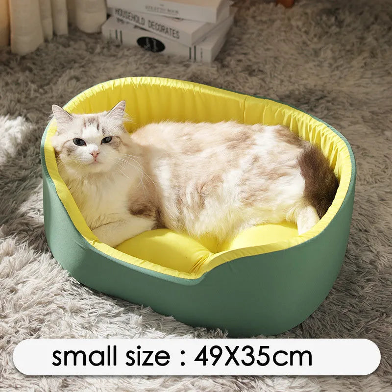Washable cloth pet kennel for cats and small dogs in black or green colour