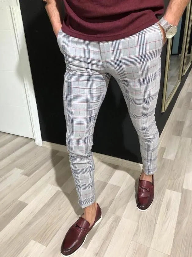 Men's loose fit plaid nine-point summer trousers in grey grid pattern polyester fabric