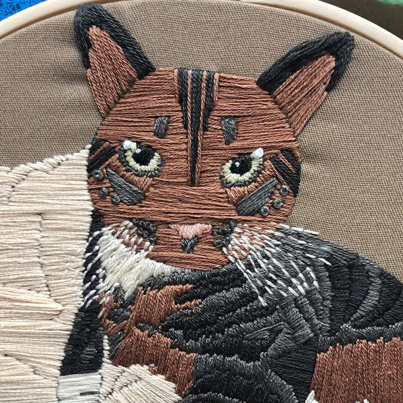 DIY embroidery kit with three-dimensional cat design on cotton fabric with embroidery frame