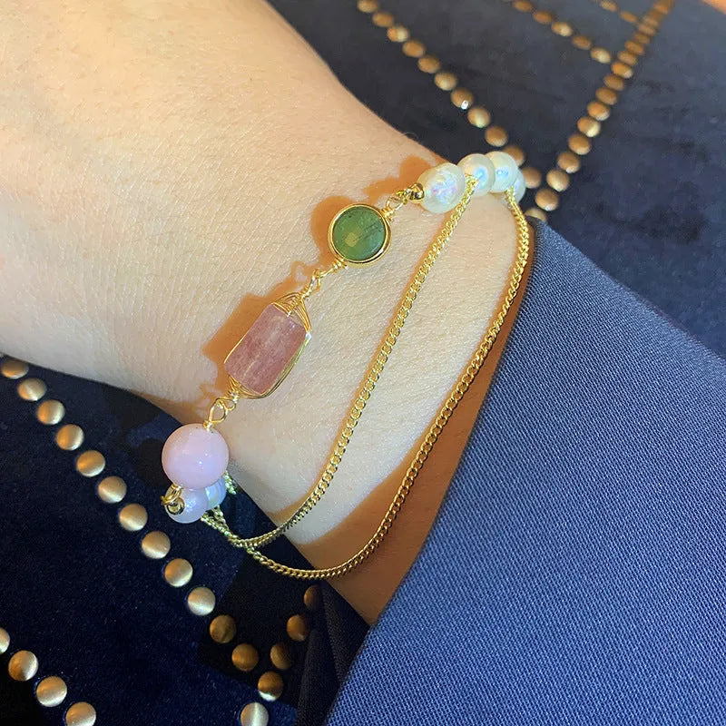 Geometric women's bracelet with natural freshwater pearls and pink strawberry crystals, UG309 colour code.