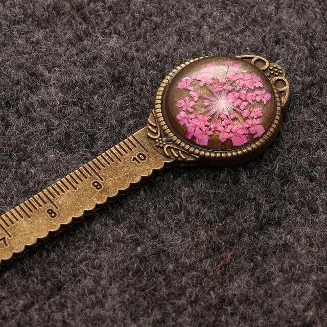 Handmade dry flower gypsophila ruler bookmark with dried flowers measuring 12cm length