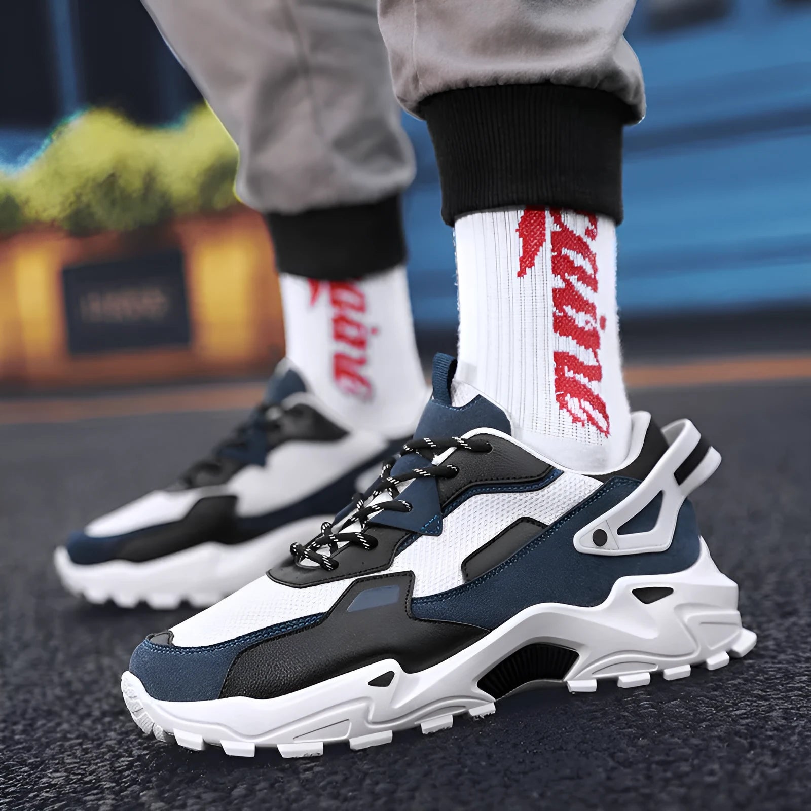 Men's breathable colour-blocked casual sneakers in beige and black, side view