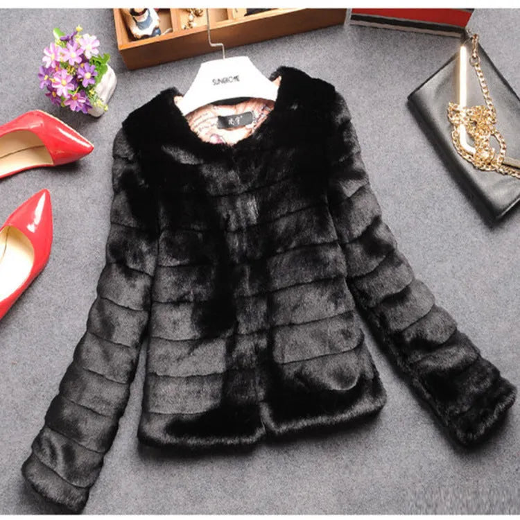 Women's faux fur short top in beige colour with regular sleeves and 40cm length