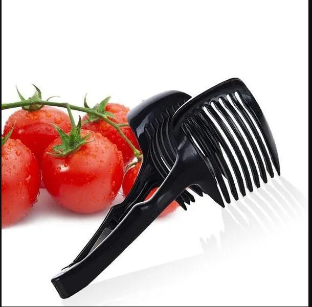 Fruit and veggie cutting holder plastic slicer for tomatoes with cut-through gap design