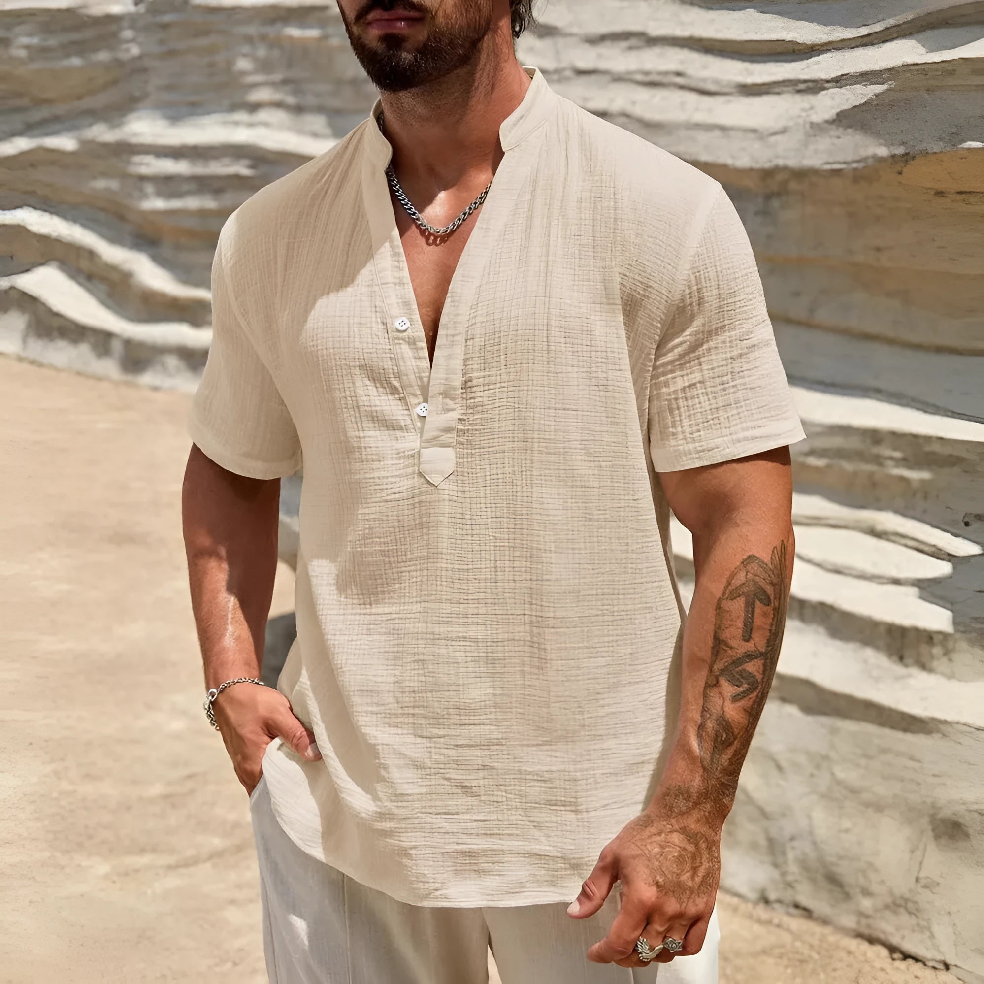 Men's solid colour short sleeve shirt with stand collar in thin chemical fibre blend fabric
