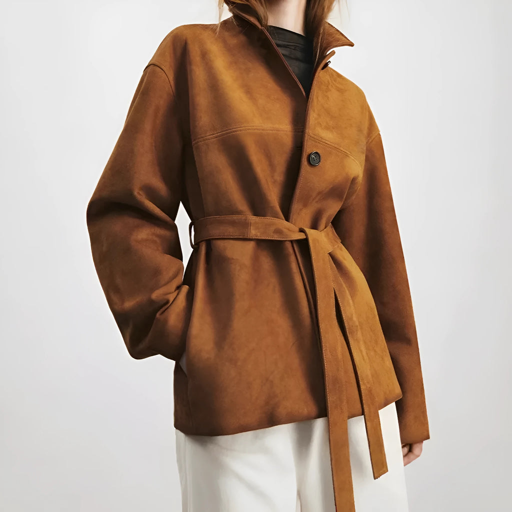 Women's retro style cashmere coat with peter pan collar and leather belt in loose mid-length fit