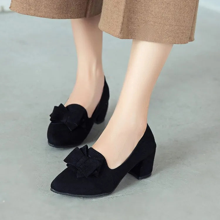 Pointy chunky medium heel shoes in black nubuck with 5.5cm block heel