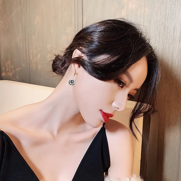 Black geometric alloy earrings with 3.6cm length and retro Hong Kong style design