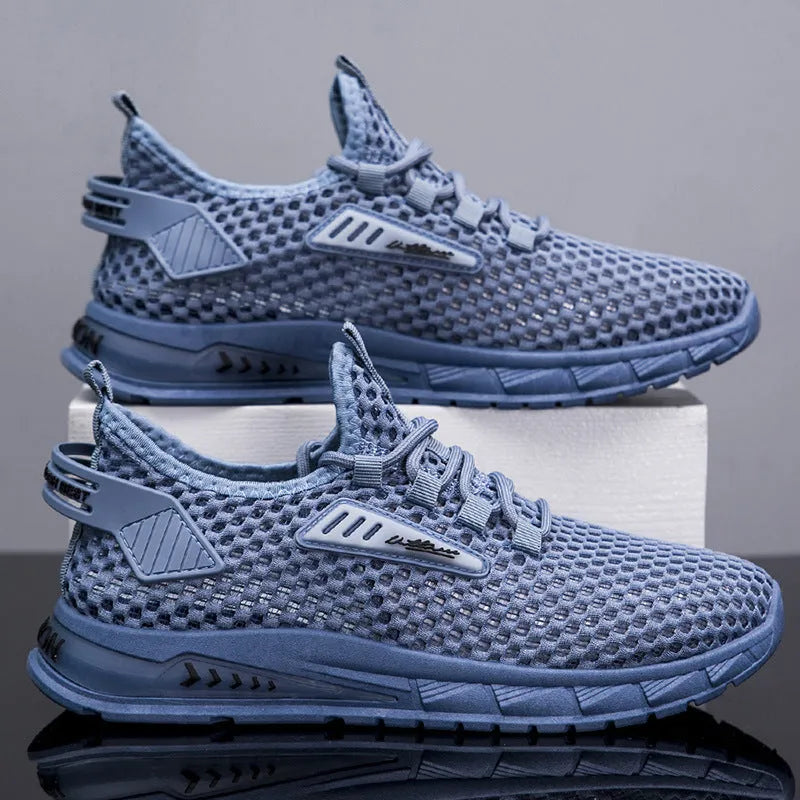 Men's casual sneaker in synthetic leather with mesh lining and EVA sole