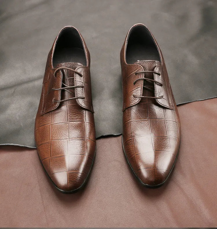 Men's black leather Derby shoes with pointed toe and rubber soles for business wear