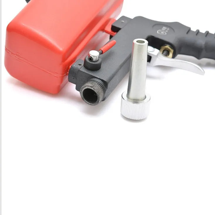 Portable small gravity pneumatic sandblasting gun with black or blue finish and 21 lb tank