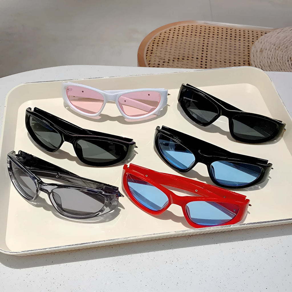 Outdoor sports sunglasses with PC frame and lens in category 3 sun protection with windproof design