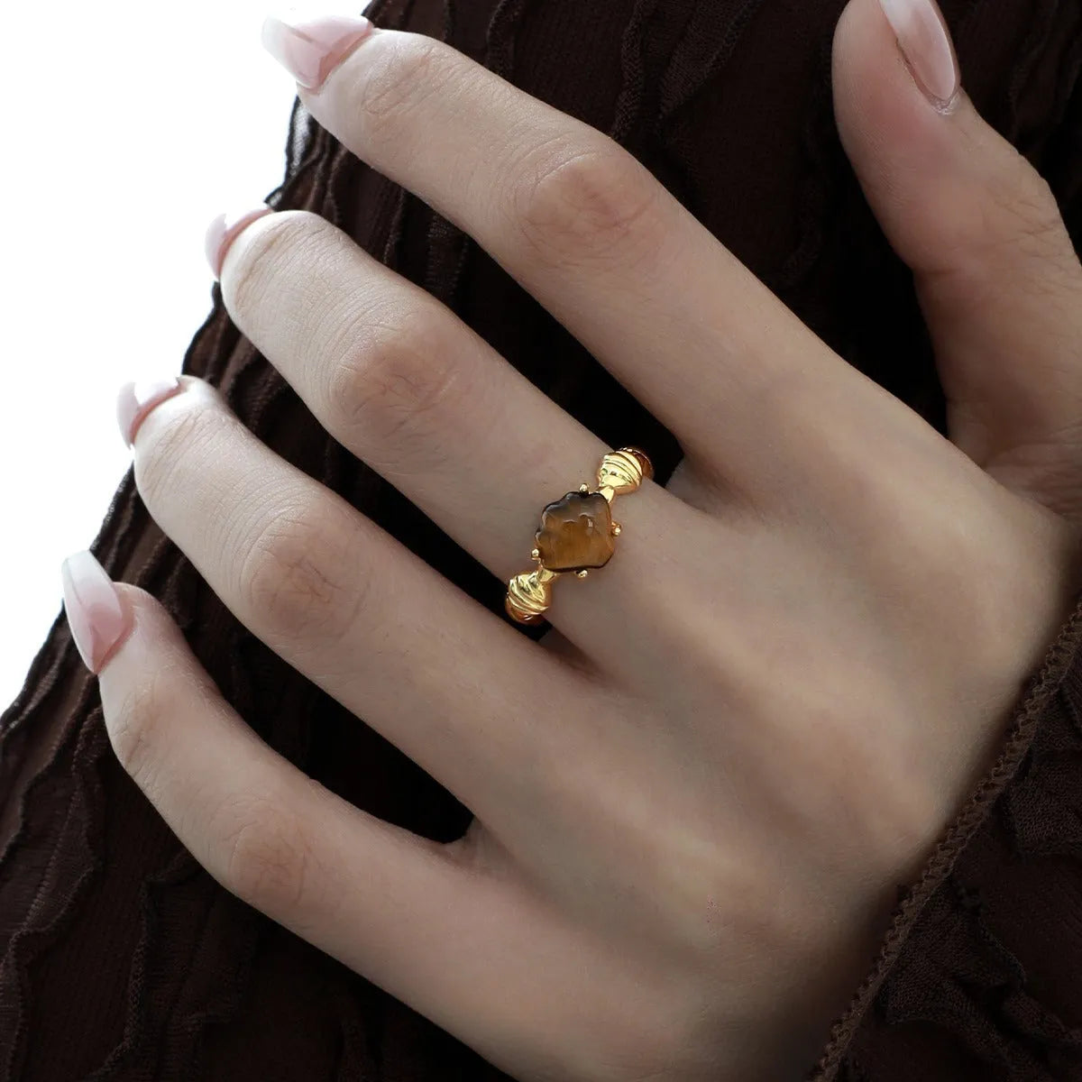 Women's adjustable silver ring with shell and tiger eye design in white gold or gold colour finish