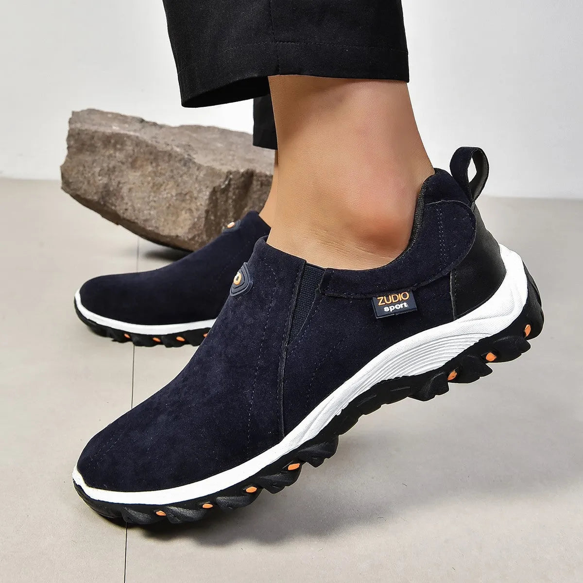 Men's round head thin shoes in light brown with a shallow mouth and rubber sole