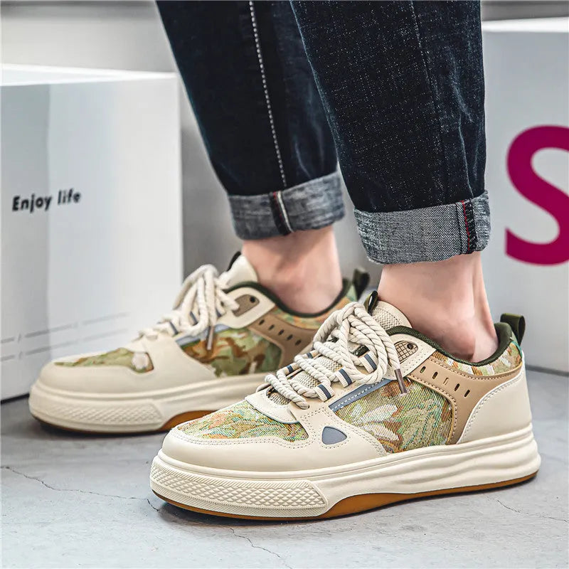 Men's canvas casual shoes in Milan green with flat heel and round toe