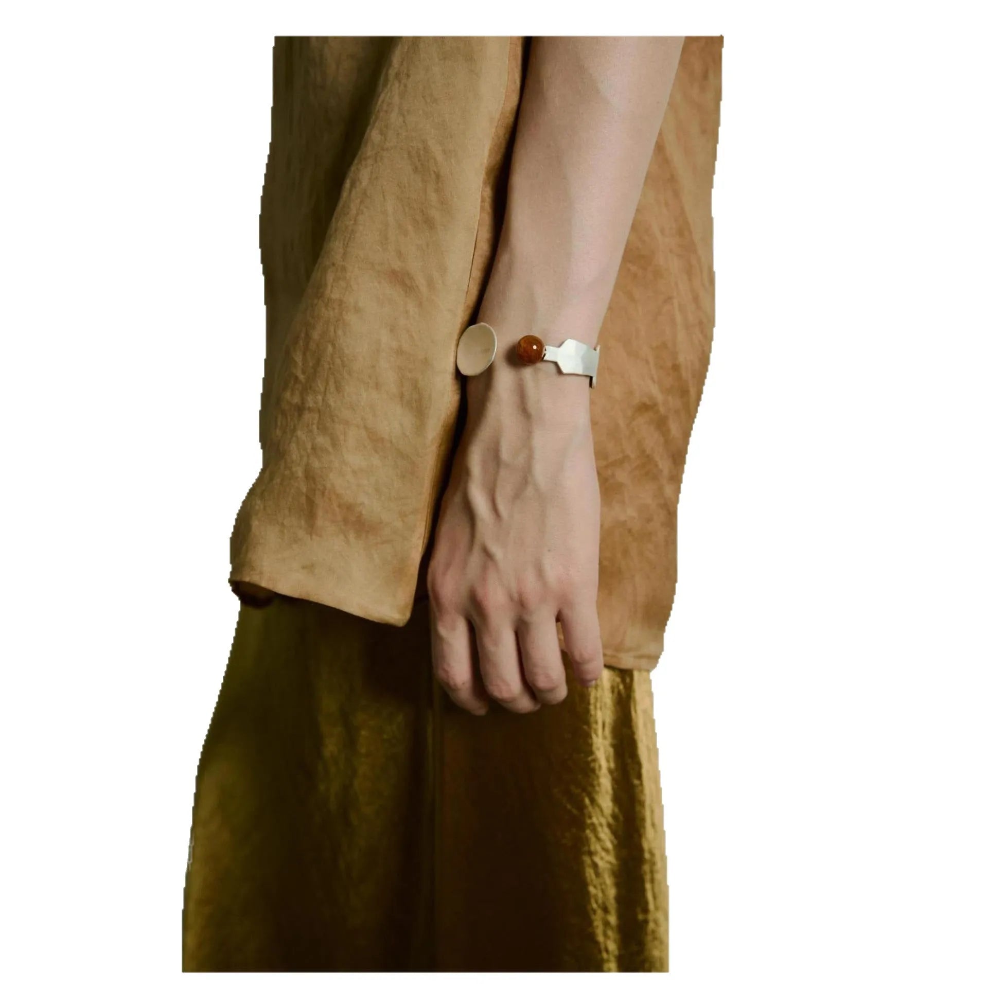 Small round spoon stewed pork jewellery set showing ring and bracelet with diamond-shaped electroplated alloy charms