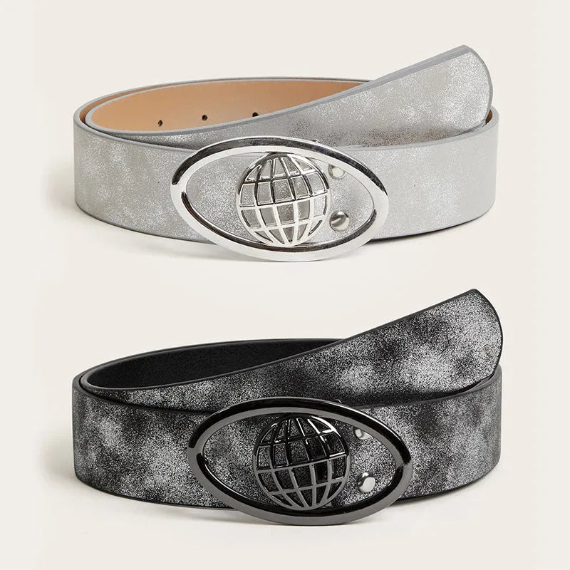 Retro style thick women's belt with oval alloy buckle on PU leather in grey white colour.
