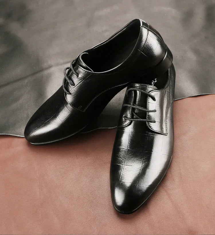 Men's black leather Derby shoes with pointed toe and rubber soles for business wear